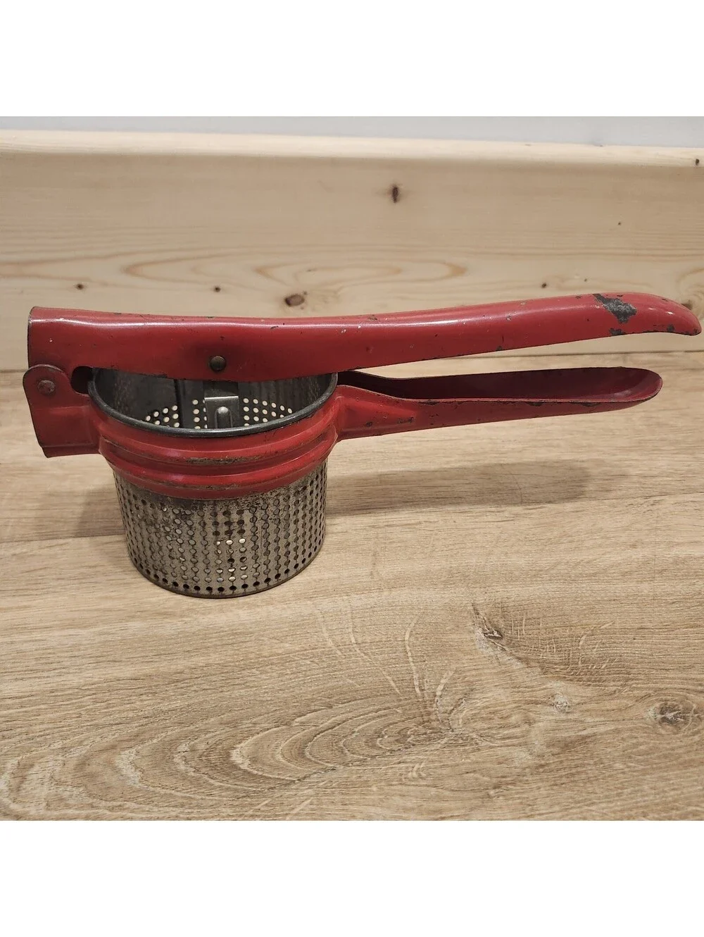 Vintage 1950s Red Kitchen Metal Hand Held Potato Ricer/Masher Cauliflower Strain
